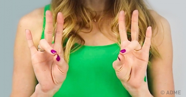 7 вправ йоги для пальців, які допоможуть зберегти здоров'я організму