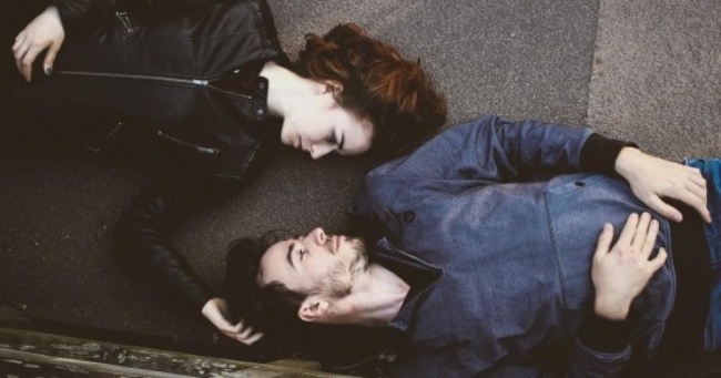 Ось чому щасливі пари не кричать про свої стосунки в соцмережах